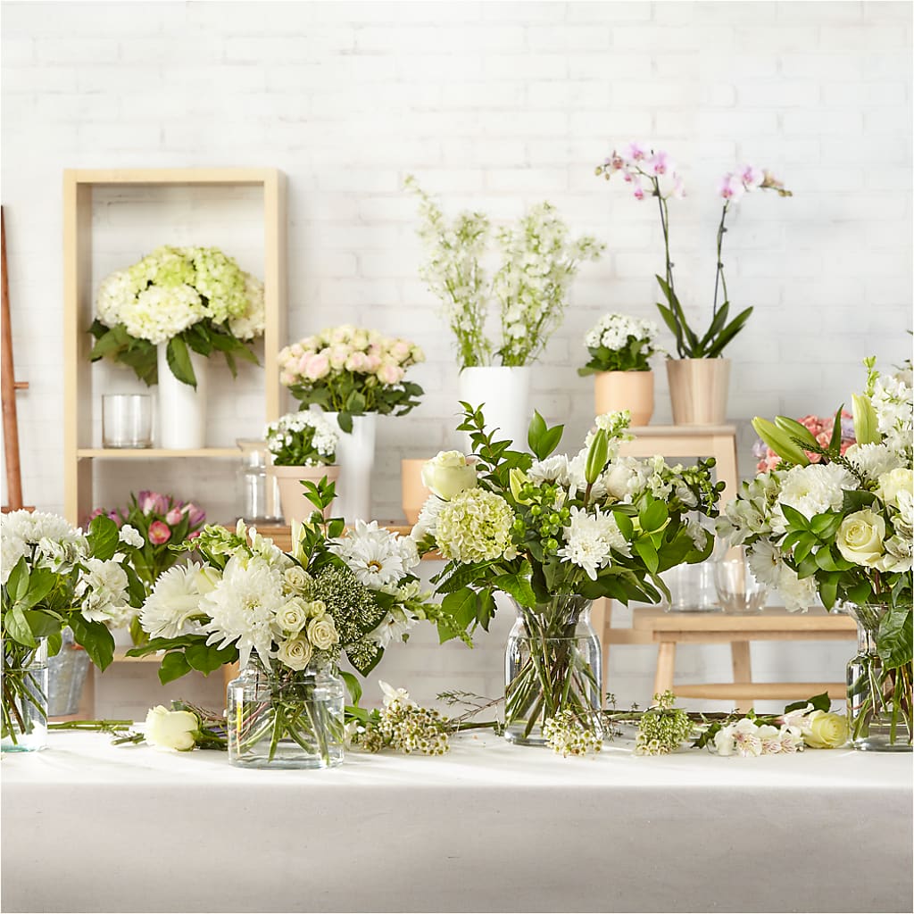 Classic Ivory – A Florist Original – De Santis Florist Inc, Columbus OH
