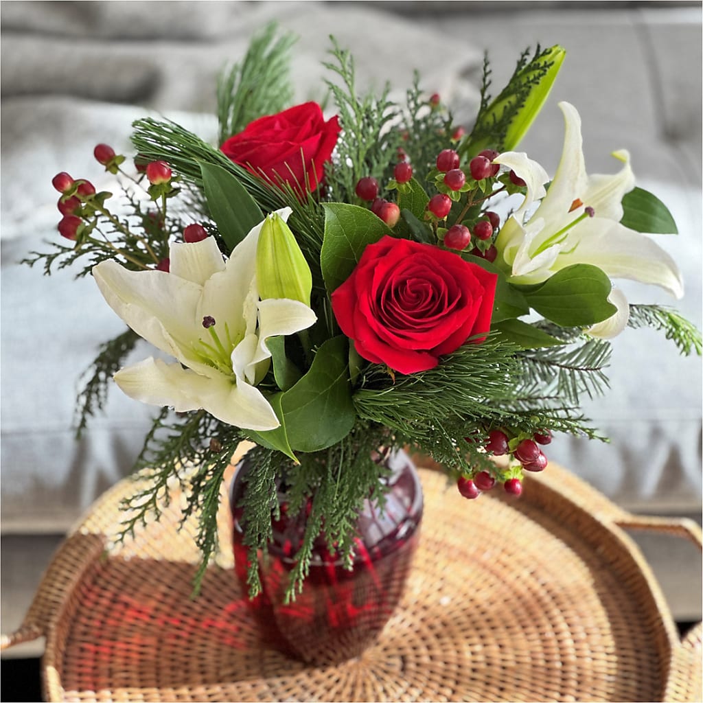 Evergreen Delight Bouquet – De Santis Florist Inc, Columbus OH