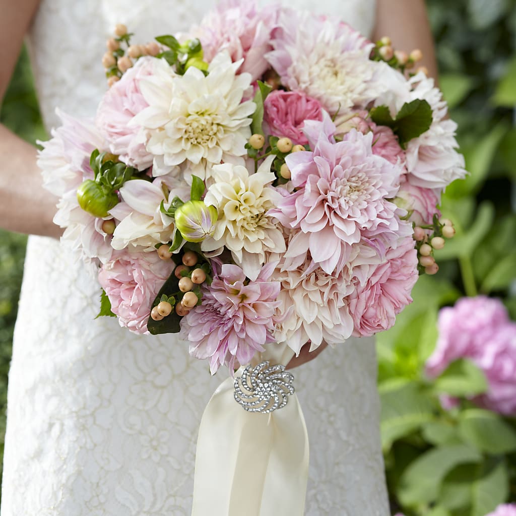 Heart's Promise Bouquet – De Santis Florist Inc, Columbus OH