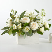 Load image into Gallery viewer, Fresh Linen Box Bouquet
